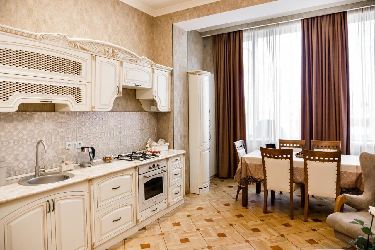Dat Exx Apartments On Marjanishvili 트빌리시 외부 사진